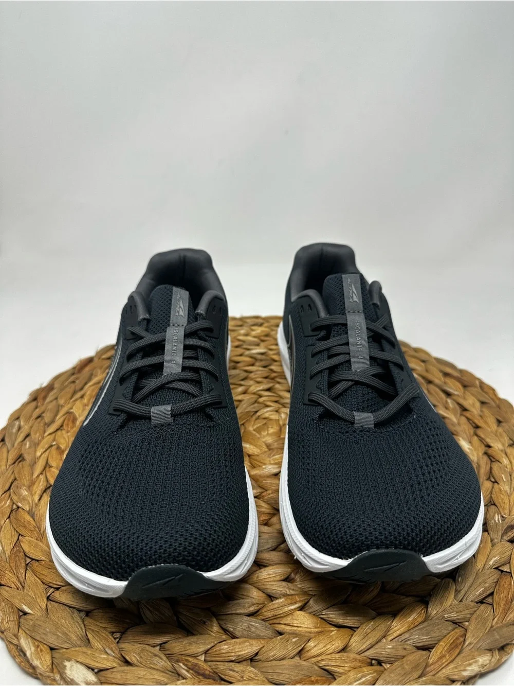 ALTRA Escalante 4 Running Shoes Black White Size 9 Women's